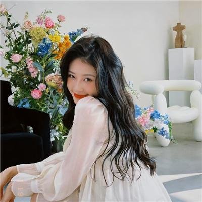 在冷漠的他怀里撒个娇