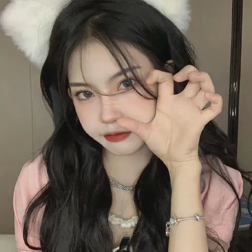 愤怒的黑人女孩与她的怪物